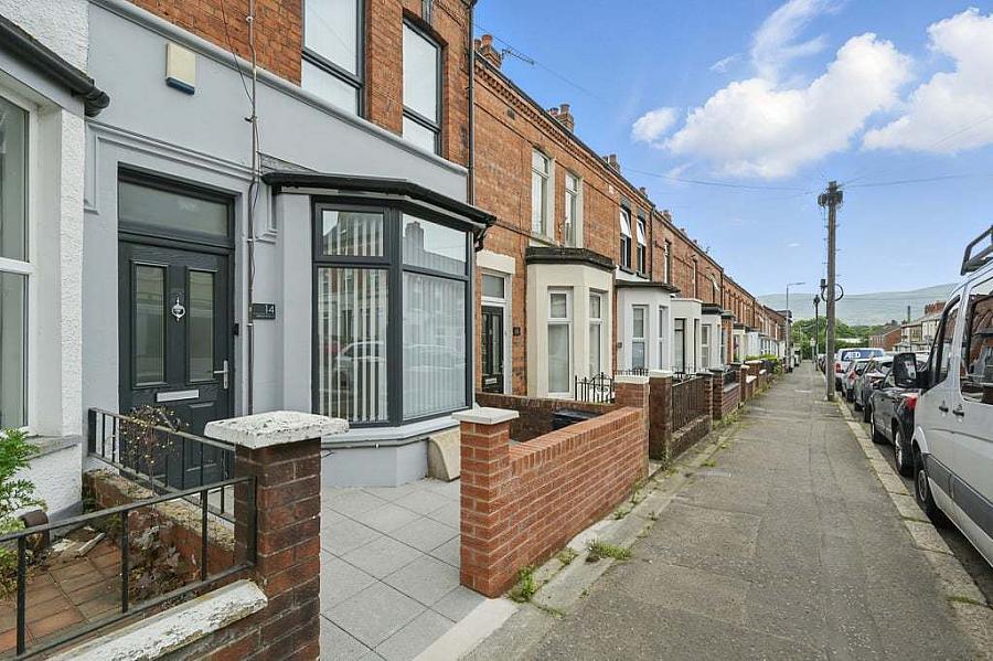 14 Lisburn Avenue Bt9 7Fx, Belfast, BT9 7FX