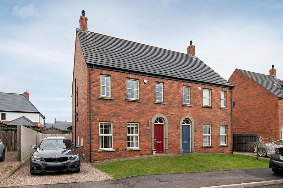 12 The Cairn View, Greenisland, Carrickfergus, BT38 8YQ