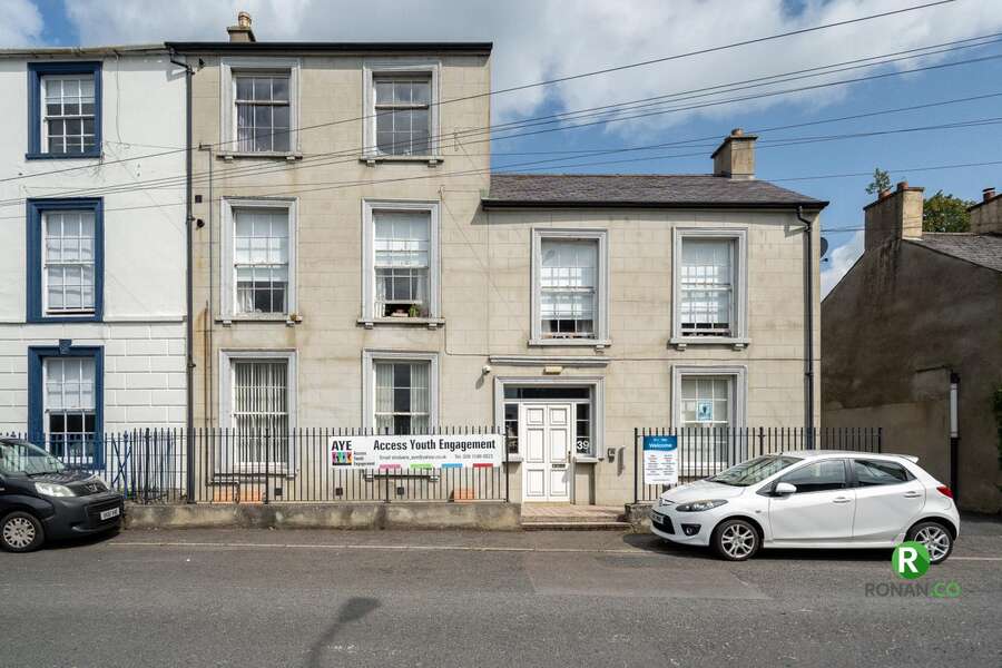 39 Bowling Green, Strabane, BT82 8BW