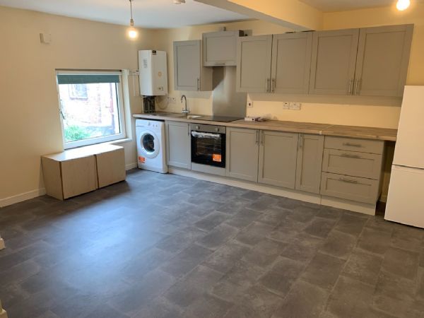 Apt 1, 121 Falls Road, Belfast, BT12 6AA