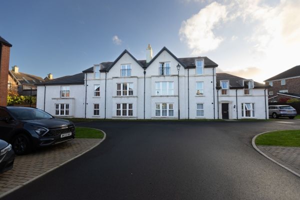 Apt 1, 15 Ballantine Square, Lisburn, BT27 5FU