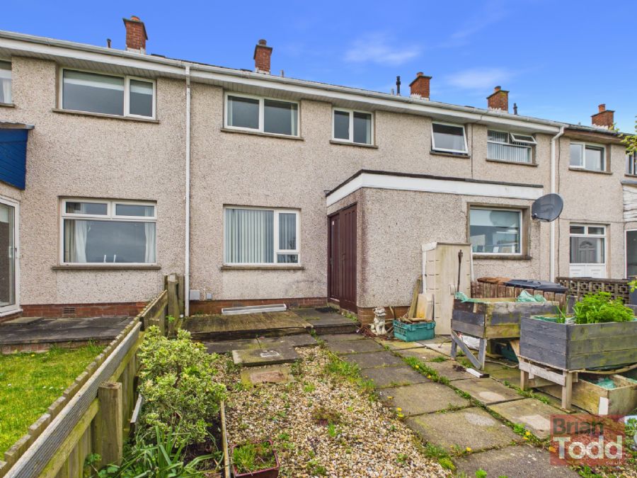 16 Blackcave Park, Larne, BT40 1TN