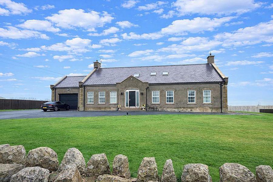 Hilltop Lodge, 44 Barrack Hill, Banbridge, BT32 4HE