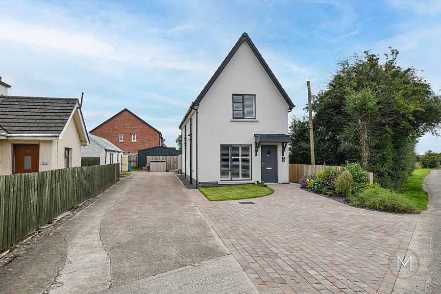 52A Red Row, Toomebridge, Antrim, BT41 3UJ