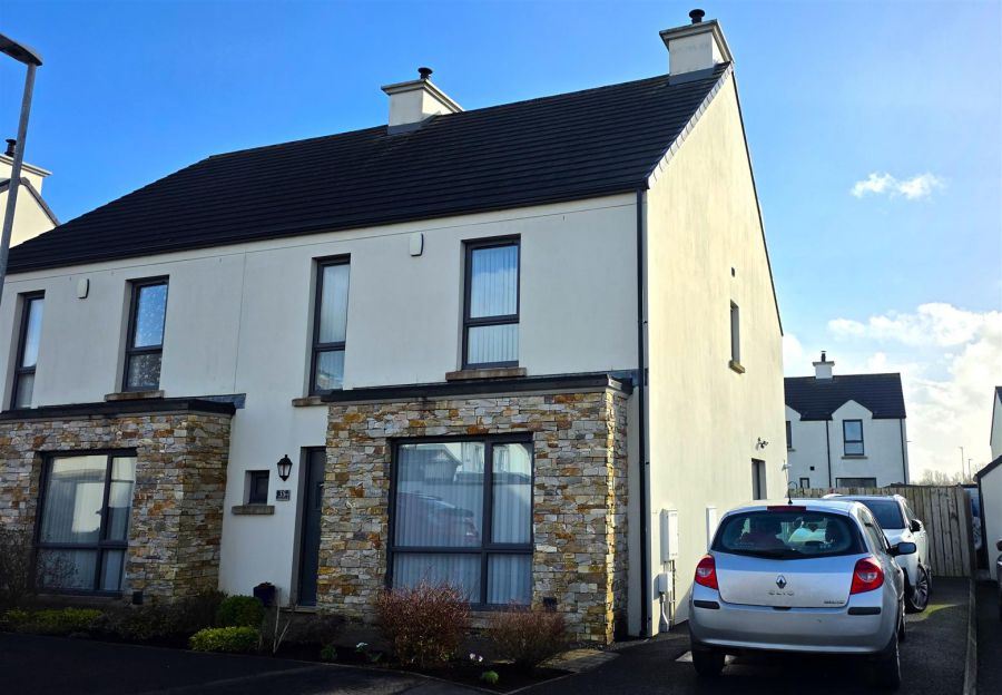 35 Oakwood, Antrim, BT41 2FE