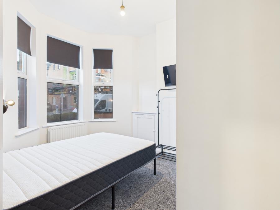 Room 4, 419  Woodstock Road, Belfast, BT6 8PW