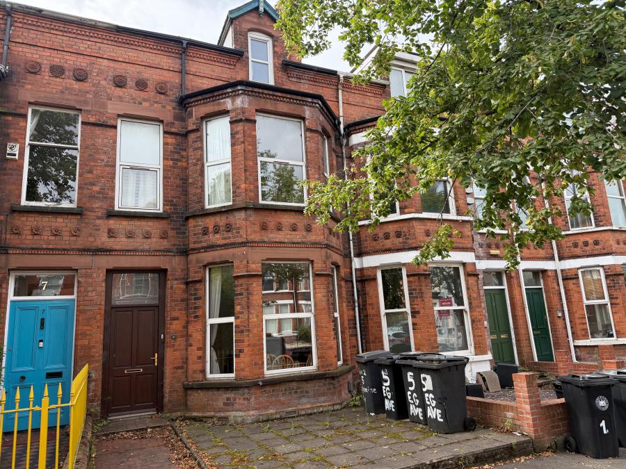 2, 5 Eglantine Avenue, BT9 6DW