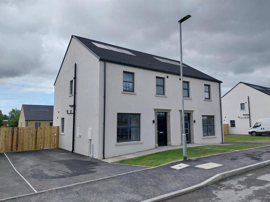 40, Render, Rathview Hall, Tullygally Road, Craigavon