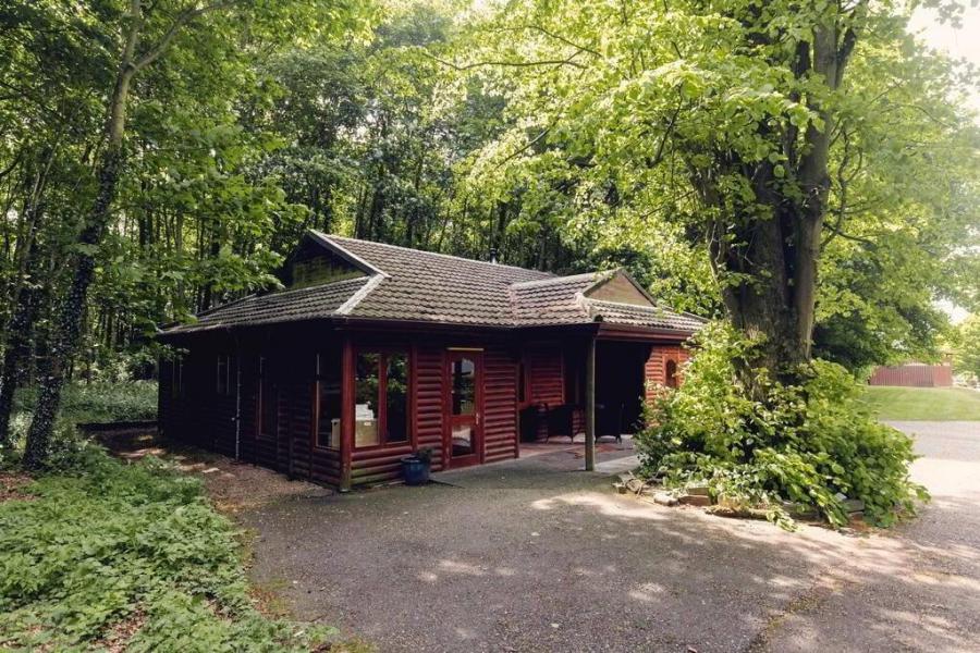 Forest Lodge, Portadown Road, Armagh, BT61 9HJ