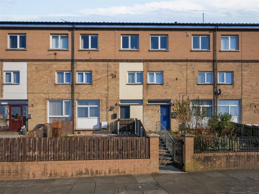 17A Castlehume Gardens, Belvoir Park, Belvoir, Belfast, BT8 7FD