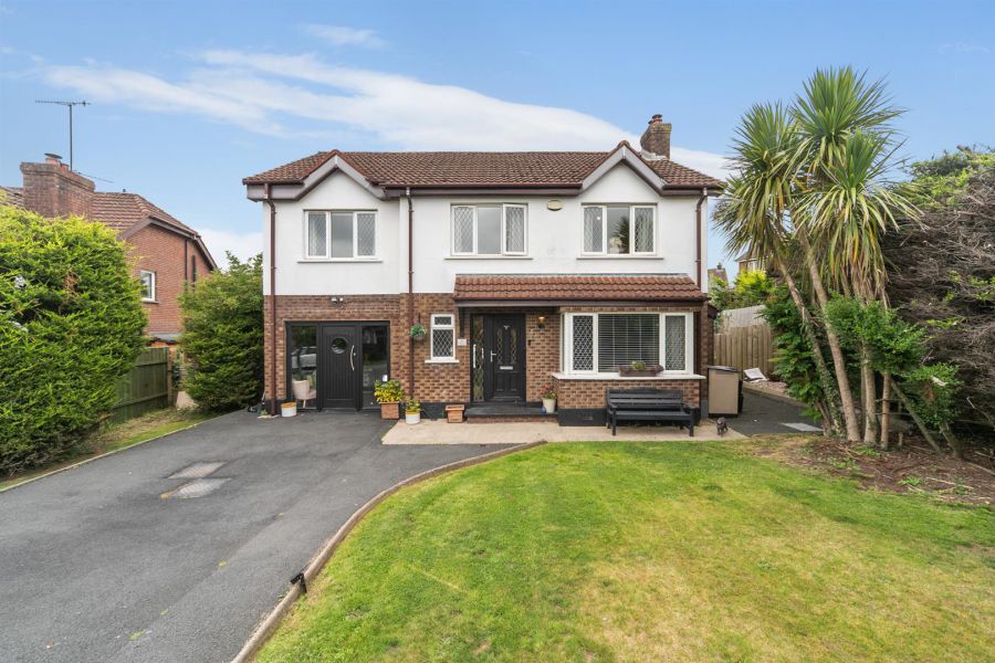 6 Baronscourt Gardens, Saintfield Road, Carryduff, BT8 8EW