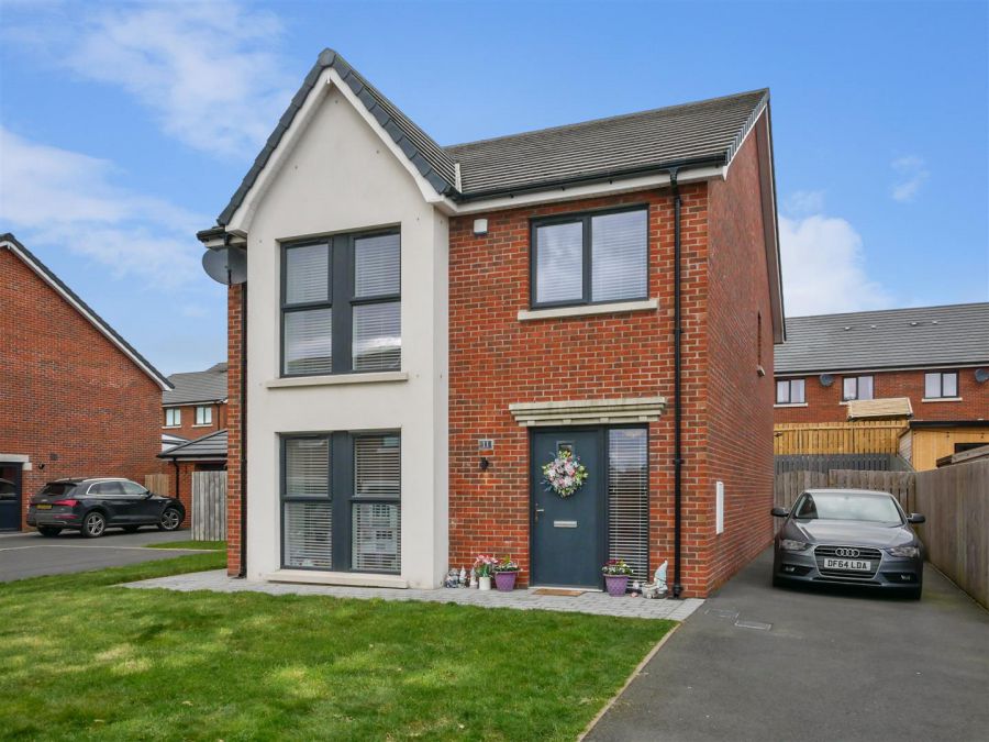 11 Baronsgrange Close, Comber Road, Carryduff, BT8 8GH