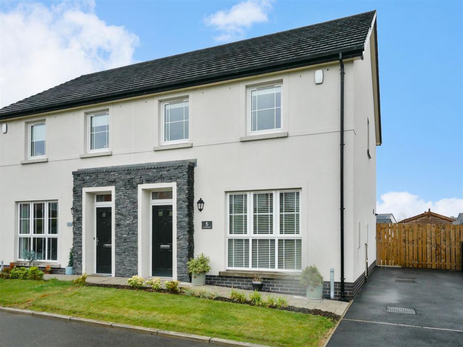 5 Mealough Gardens, Saintfield Road, Carryduff, Belfast, BT8 8SN
