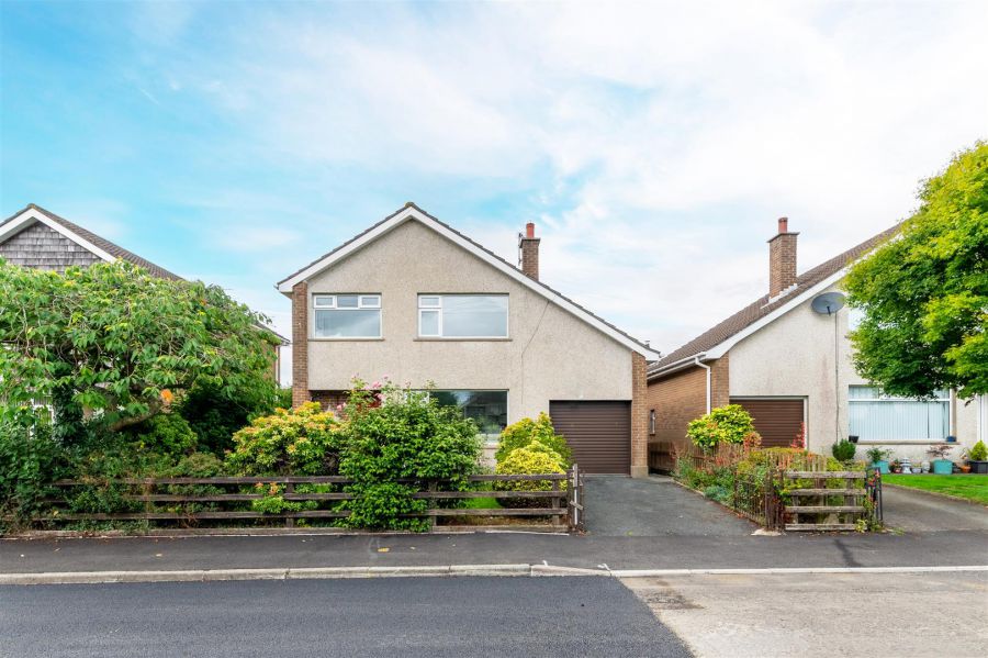 11 Moyra Crescent, Ballynahinch Road, Saintfield, BT24 7AG