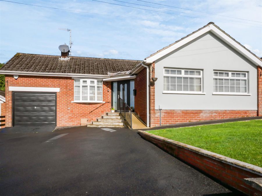 4 Myrtledene Road, Saintfield Road, Belfast, BT8 6GQ