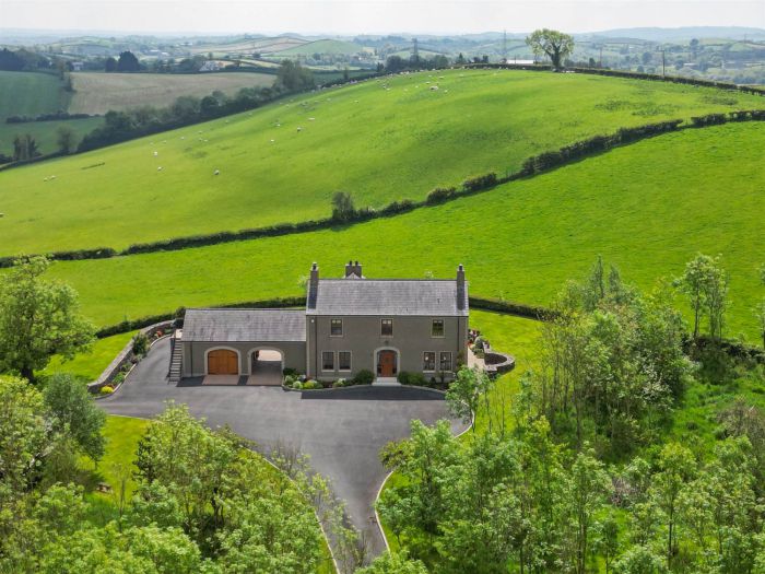 11 Glenview Road, Ballynahinch, BT24 8YA