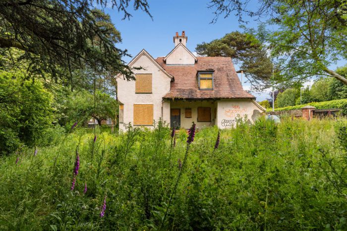 1 Upper Knockbreda Road, Castlereagh, Belfast, BT6 9LL