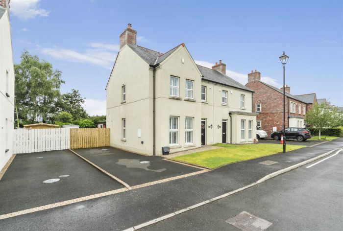 22 Hartley Hall Crescent, Greenisland, Carrickfergus, BT38 8ZZ