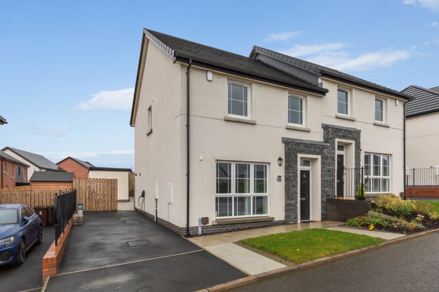 6 Mealough Gardens, Carryduff, Belfast, BT8 8SN