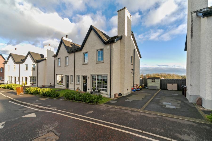 27 Fairfields Manor, Lisburn, County Down, BT28 3WA