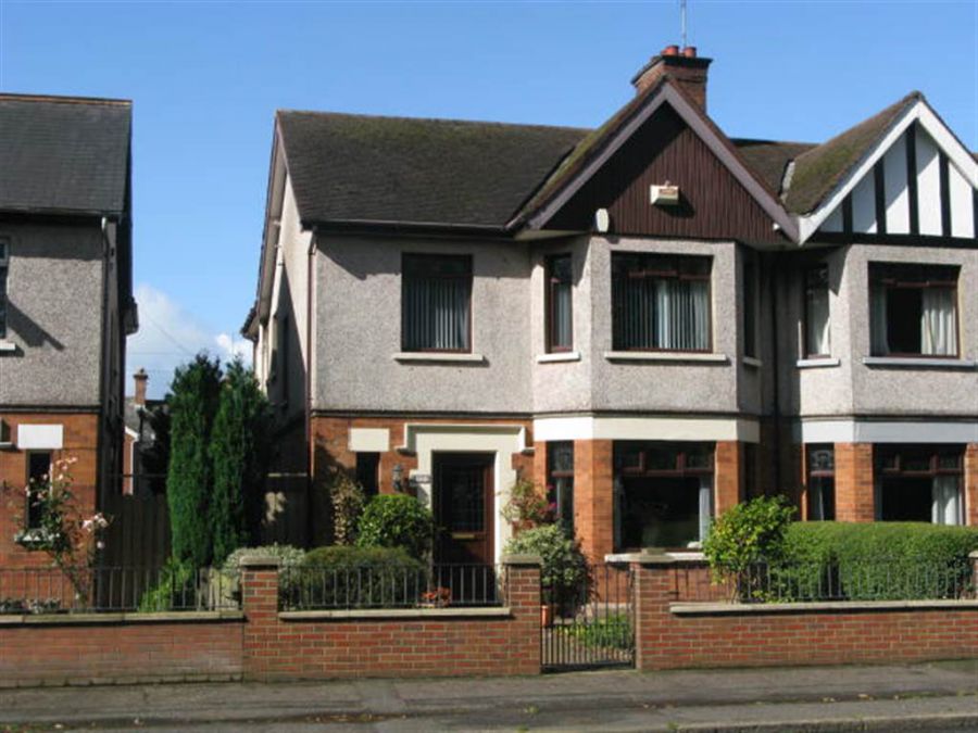 221 Ravenhill Road, Rosetta, Belfast, BT6 0BS