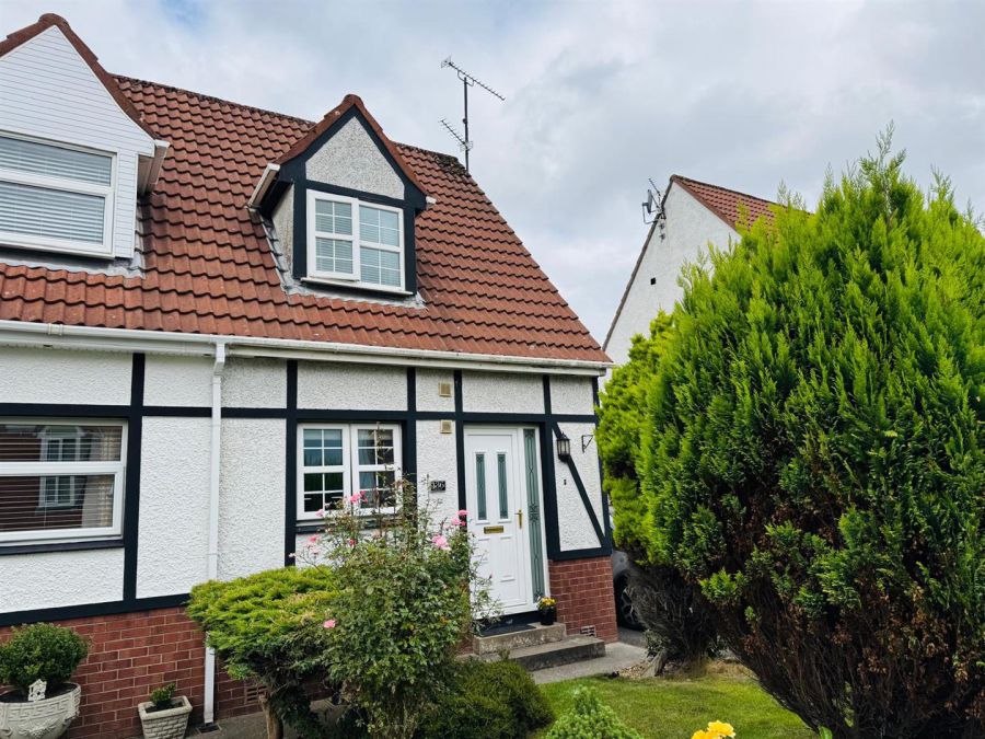 136 Rockfield, Derry / Londonderry, BT48 8AX