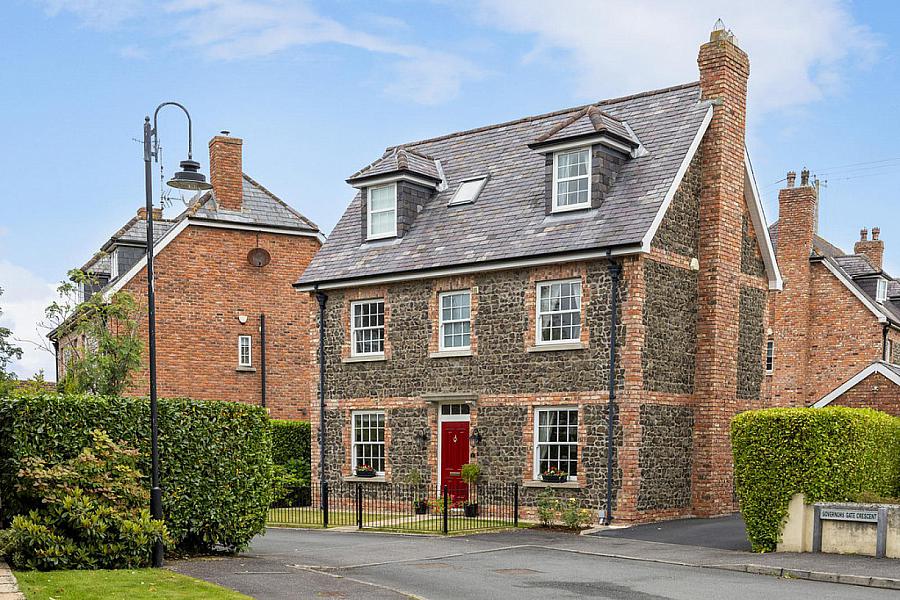 5 Governors Gate Crescent, Hillsborough, BT26 6FG