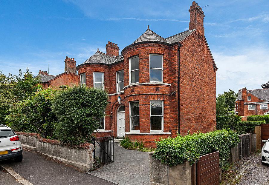 17 Maryville Park, Belfast, BT9 6LN