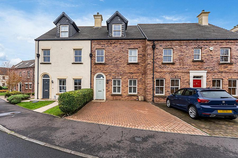 74 Ballantine Gardens, Hillhall Road, Lisburn, BT27 5FB