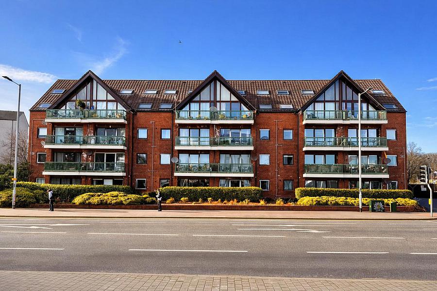 24 Balmoral Court, Belfast, BT9 7GR