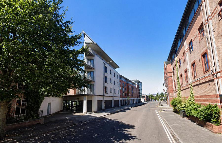 Sandy Row, Belfast, BT12 5EU