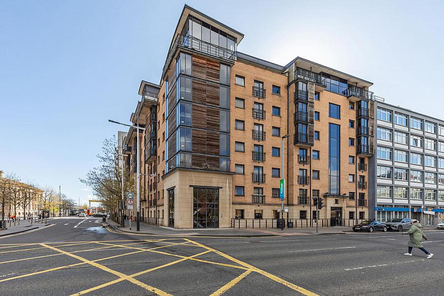 Apt 59, 17 Queens Square, Belfast, BT1 3FF