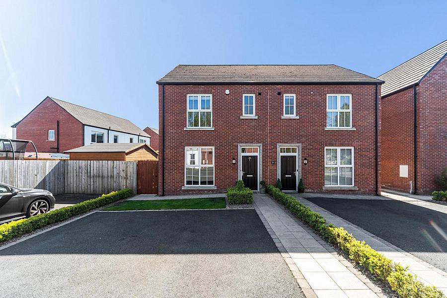 23 Eaton Park, Dunmurry, Belfast, BT17 9FX