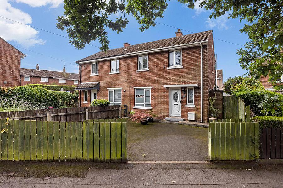 16 Knocknagoney Road, Belfast, BT4 2PW