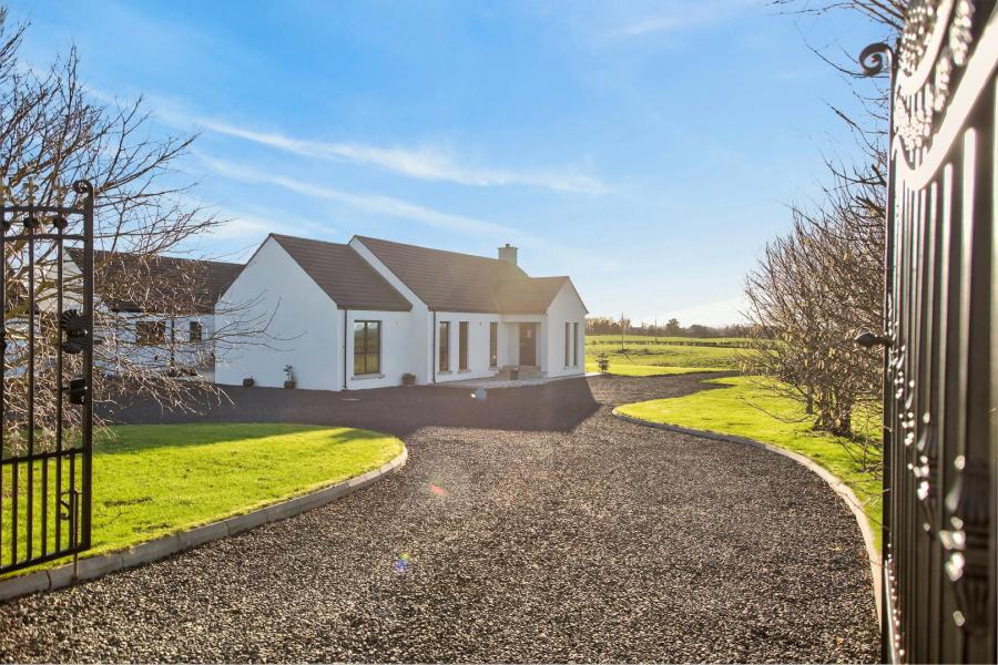 Solitude Hall, 23 Carnbore Road, Bushmills, BT57 8YF