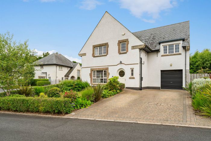 7 Ardnavalley Park, Comber, Newtownards, BT23 5SH