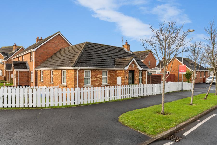 1 Demesne Avenue, Ballywalter, Newtownards, BT22 2UD