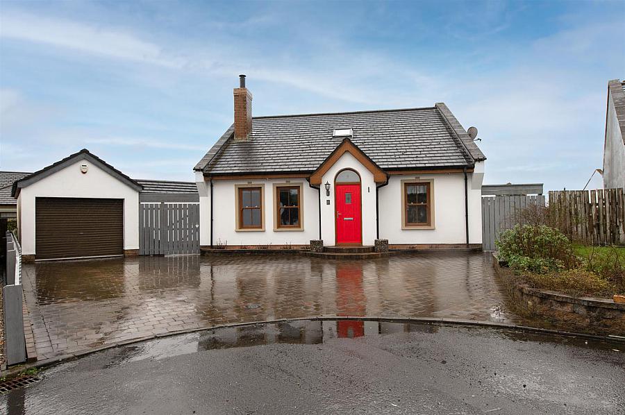9 Oakwood Heights, Carryduff, Belfast, BT8 8SP