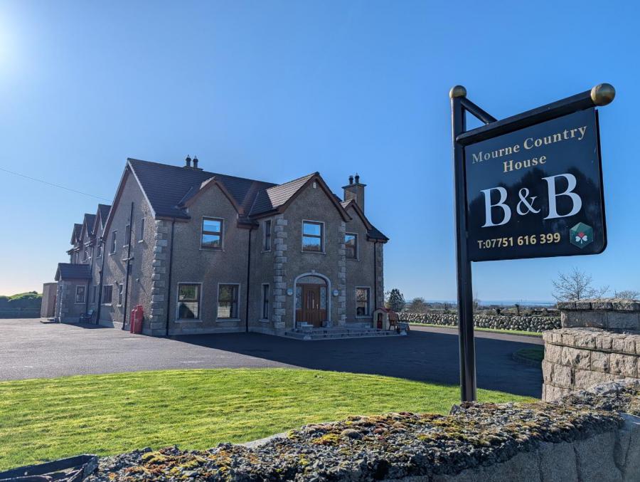 Mourne Country House, 32 Dougans Road, Kilkeel, BT34 4HN