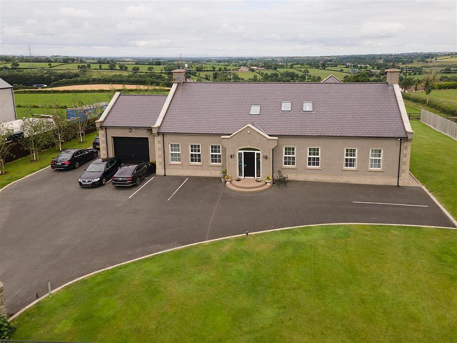 Hilltop Lodge, 44 Barrack Hill, Banbridge, BT32 4HE