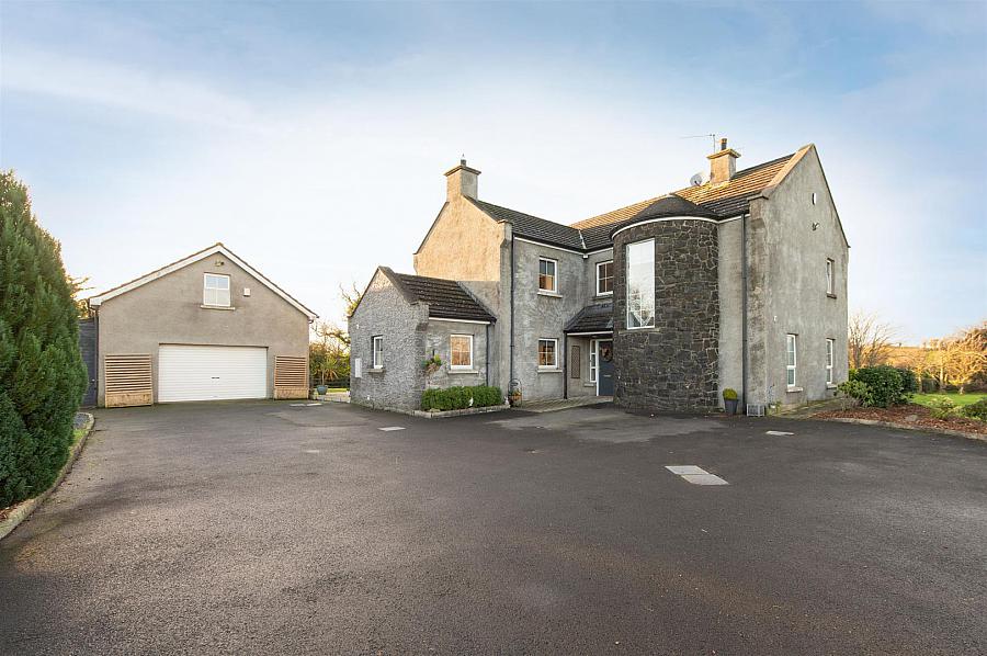 17 Glen Road, Dromore, BT25 1JX