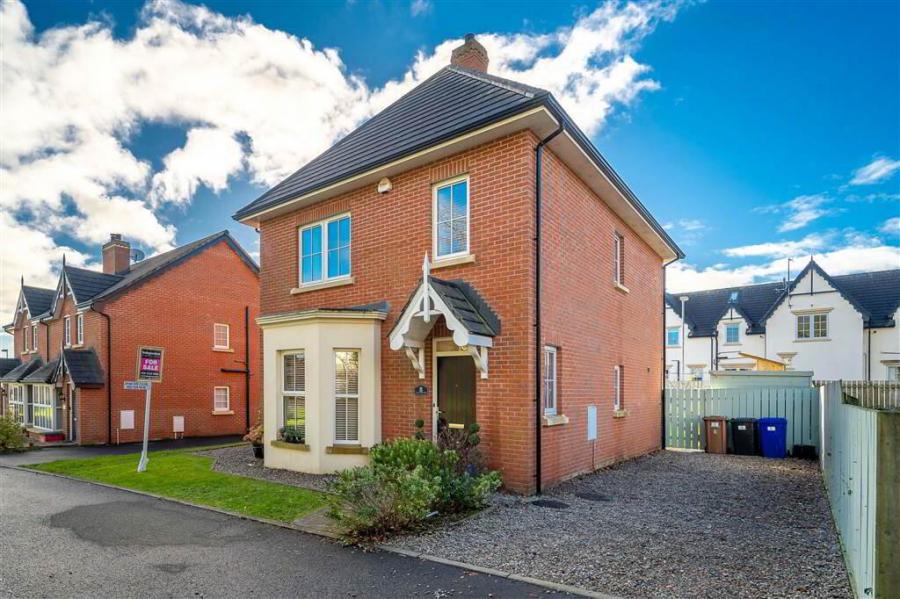 8 Tullynagardy Grove, Newtownards, BT23 4ZJ