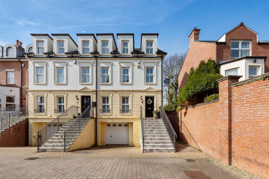 17 Demesne Gate, Off Demesne Road, Holywood, BT18 9FR