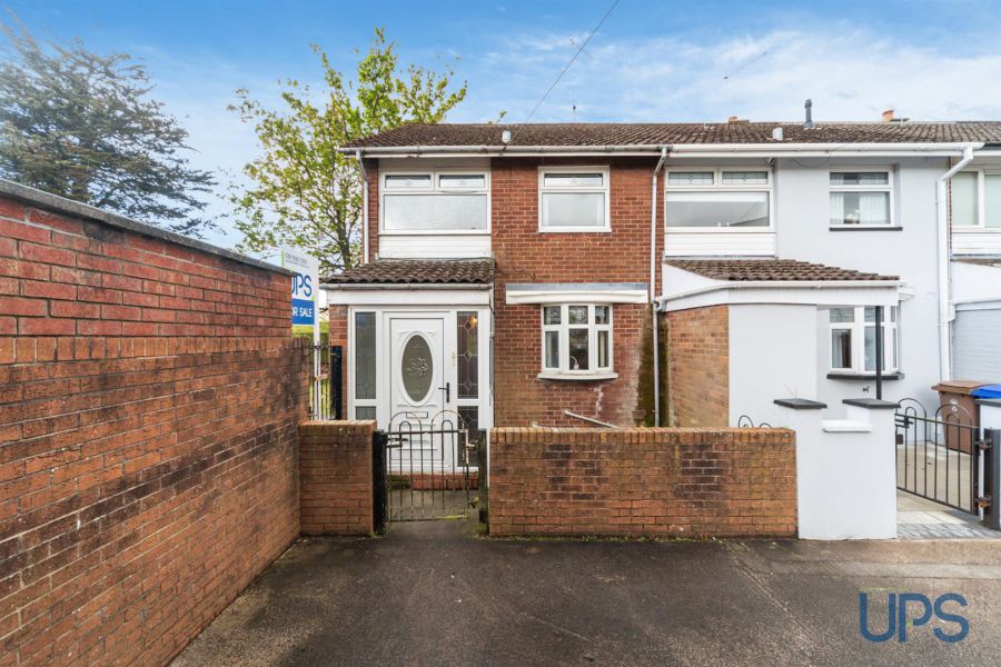 28 Moyard Park, Belfast, Co Antrim, BT12 7FS