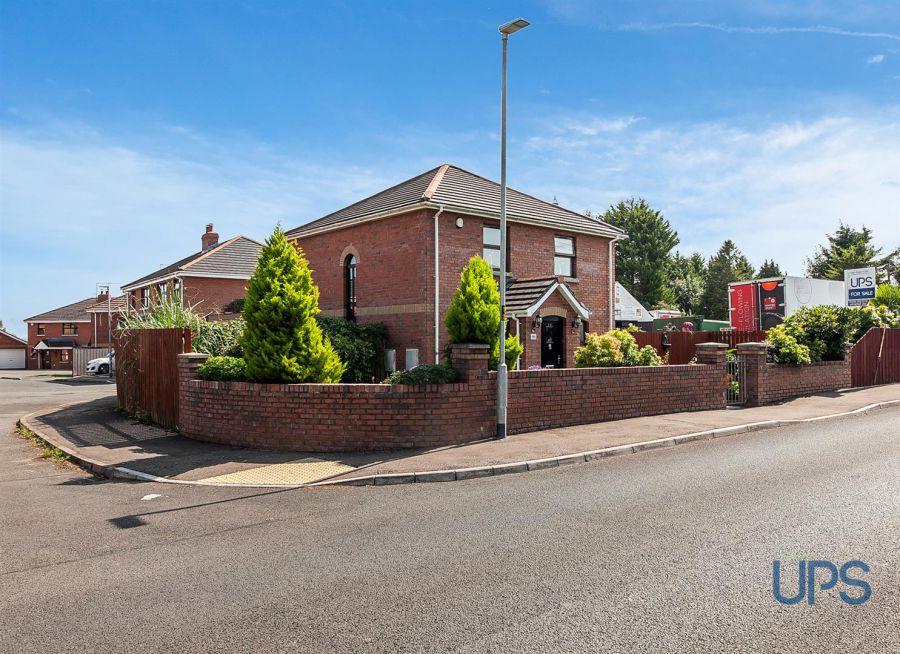 44 Barnfield Road, Lisburn, BT28 3TQ
