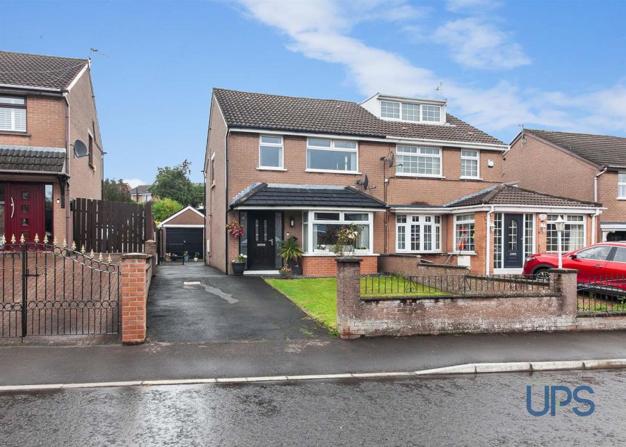 32 Coolnasilla Park West, West Belfast, BT11 8JT