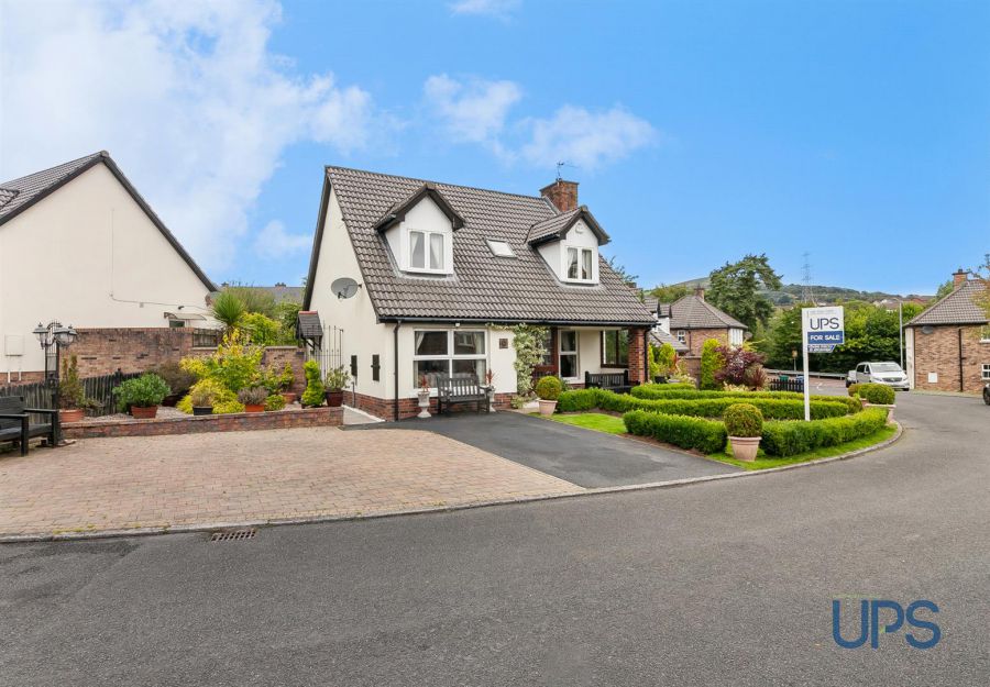 5 Lagmore View Crescent, Stewartstown Road, Belfast, BT17 0FS