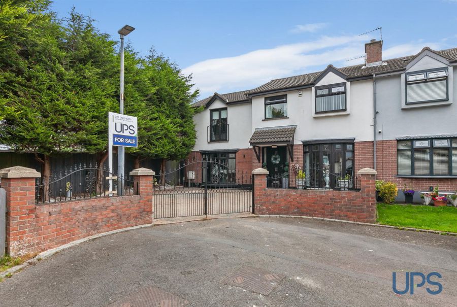 56 Lagmore Grove, Stewartstown Road, Belfast, BT17 0TD