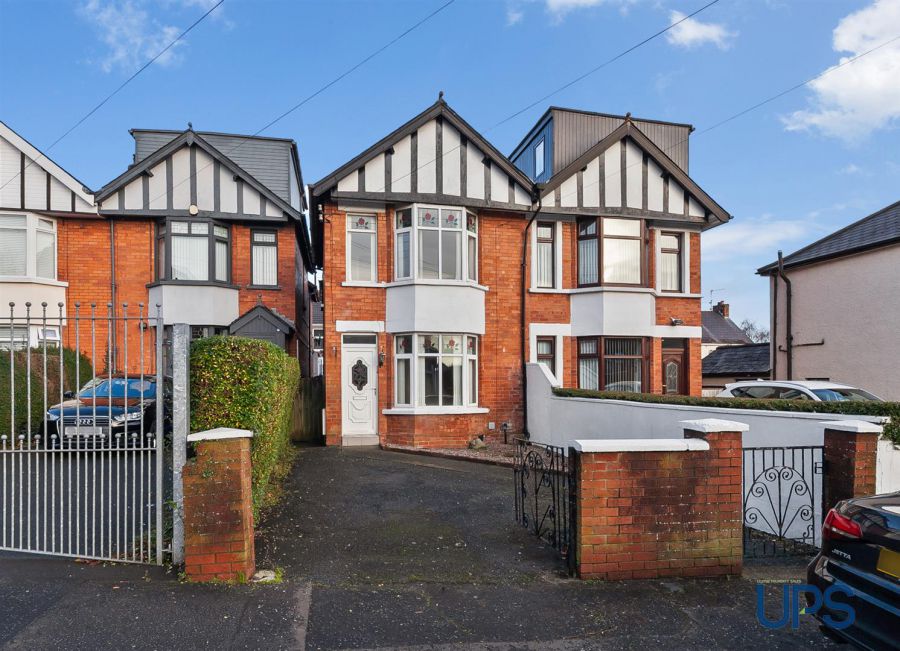 6 Mooreland Park, Andersonstown, Belfast, BT11 9AZ