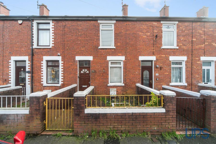 38 St. Jamess Crescent, West Belfast, BT12 6DW